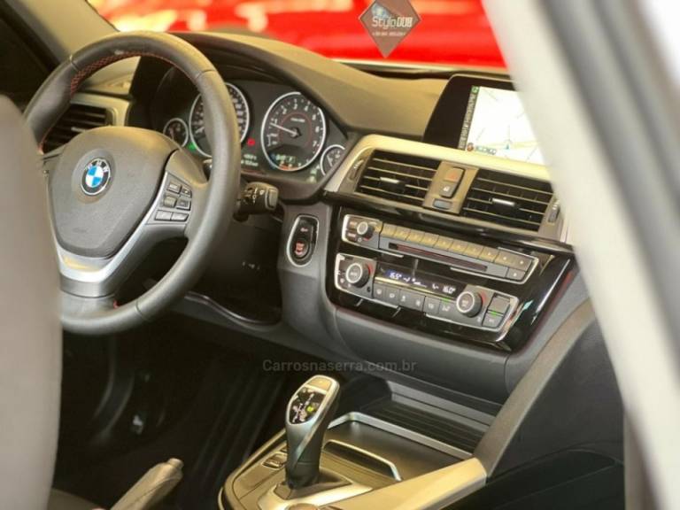 BMW - 320I - 2017/2017 - Prata - R$ 129.900,00