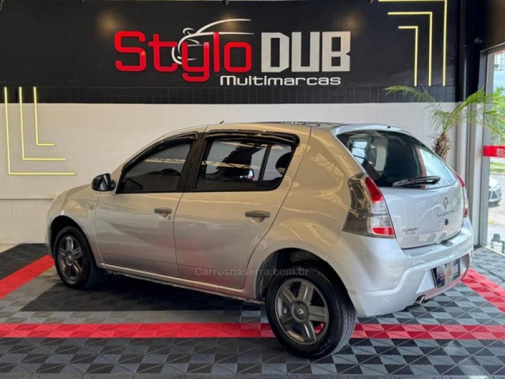 RENAULT - SANDERO - 2014/2014 - Prata - R$ 36.900,00