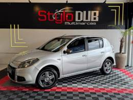 RENAULT - SANDERO - 2014/2014 - Prata - R$ 36.900,00